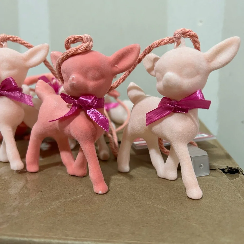 Deer & Bow Garland Flocked Pink